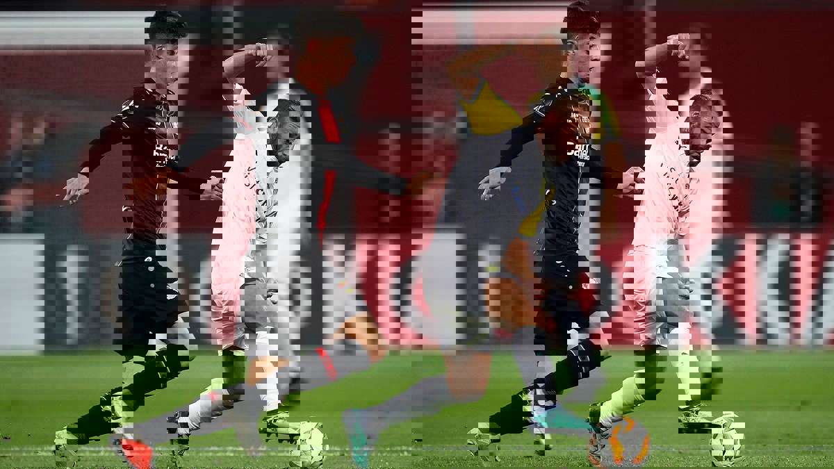 باريس سان جيرمان يستعد لتوجيه ضربة لنادي برشلونة