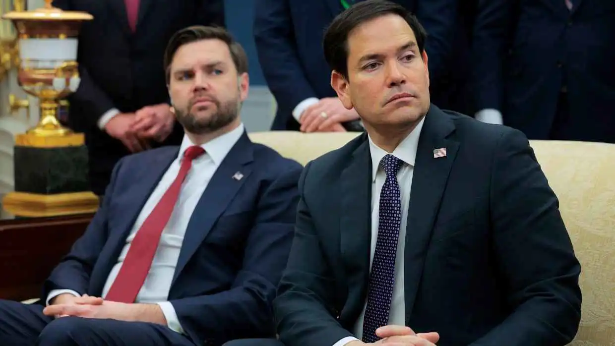 روبيو أم فانس.. ترامب يشعل المنافسة مبكراً على خلافته