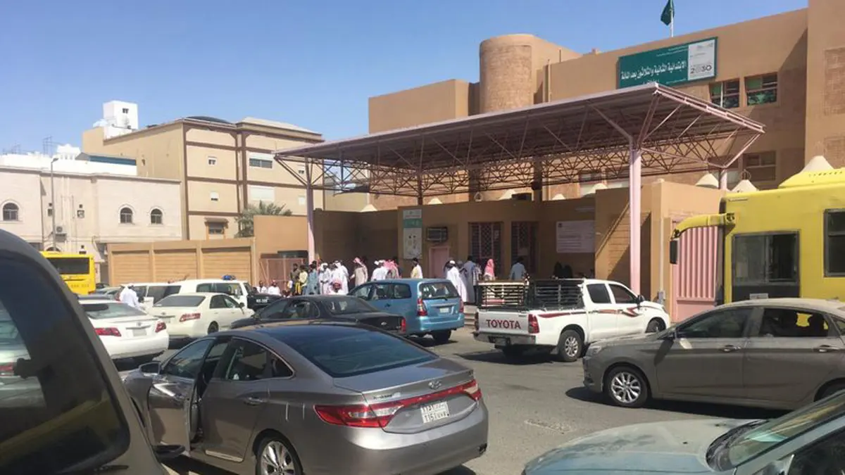 السعودية.. "شخص عار" يحاول اقتحام مدرسة بنات في مكة (صور)