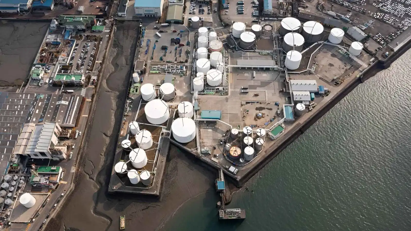 وسط حرب إيران.. مقترح بإجراء سحب نفطي تاريخي من الاحتياطيات العالمية