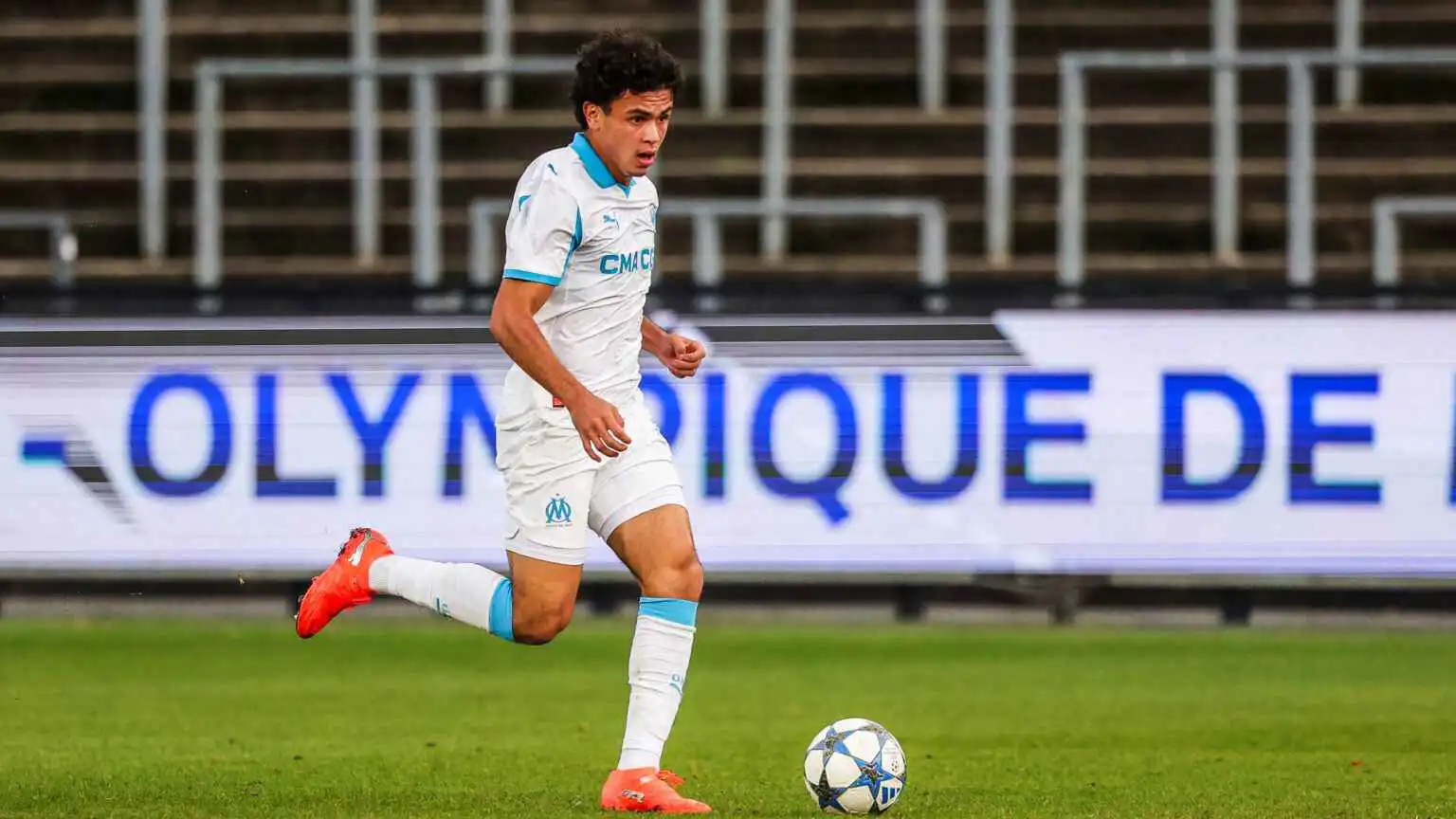 بعد تشيلسي.. ريال مدريد يدخل سباق الظفر بموهبة منتخب تونس