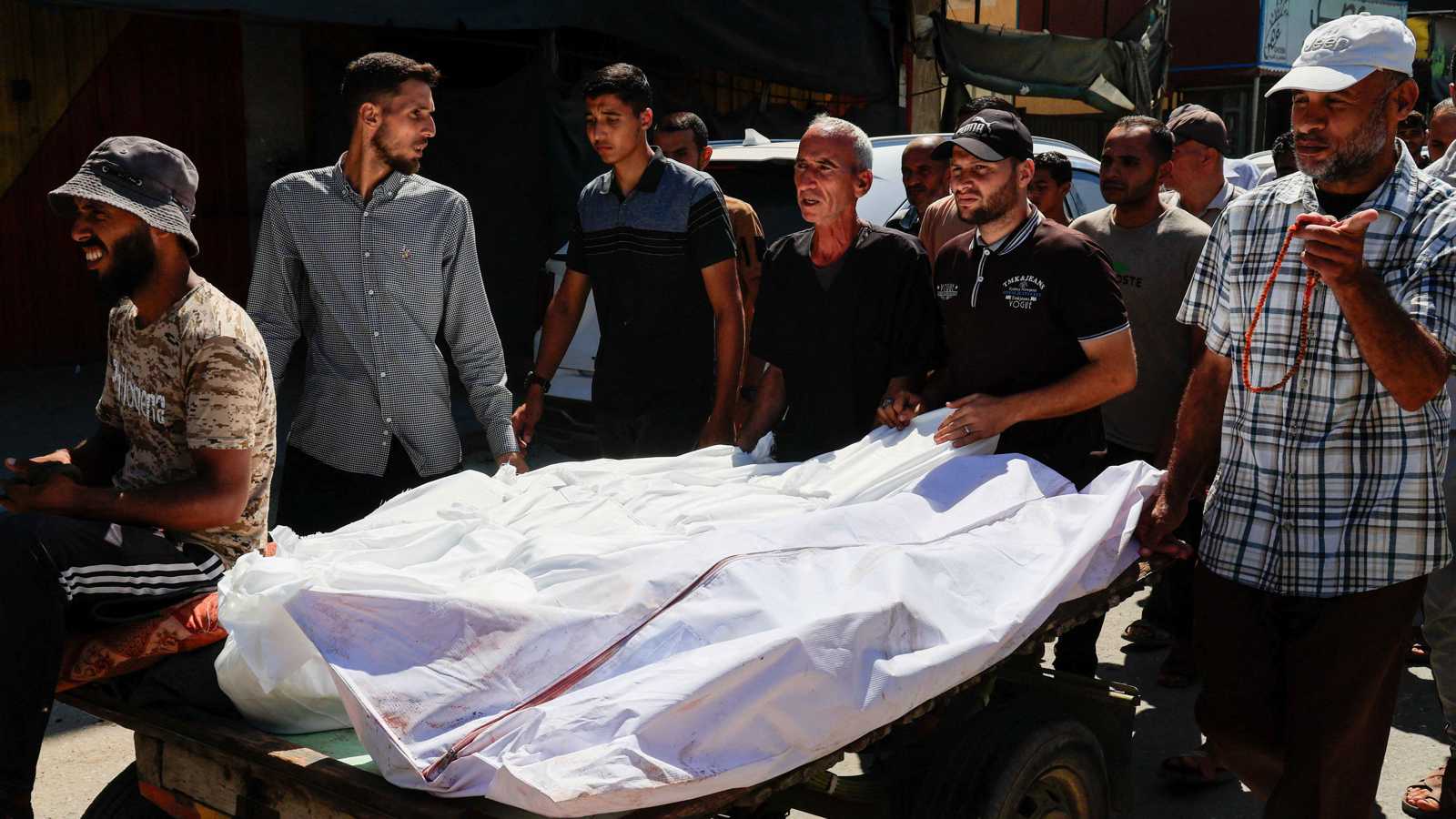 إسرائيل تعيد رفات 45 فلسطينيا إلى قطاع غزة