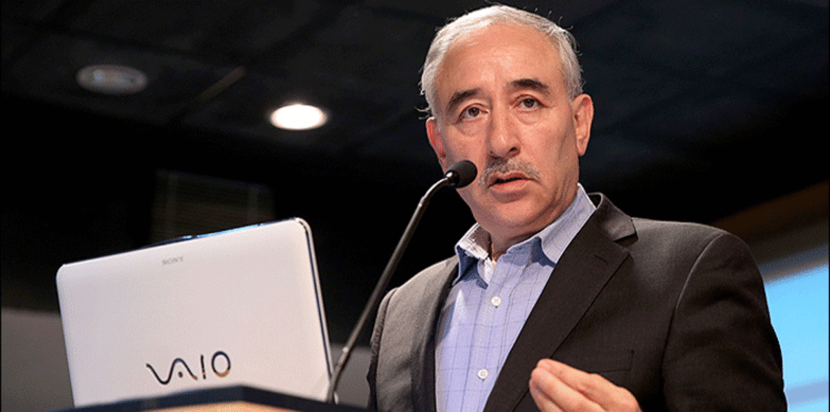 إيران تبدي استعدادها للمساعدة بإعادة التوازن لسوق النفط بعد استعادة حصتها