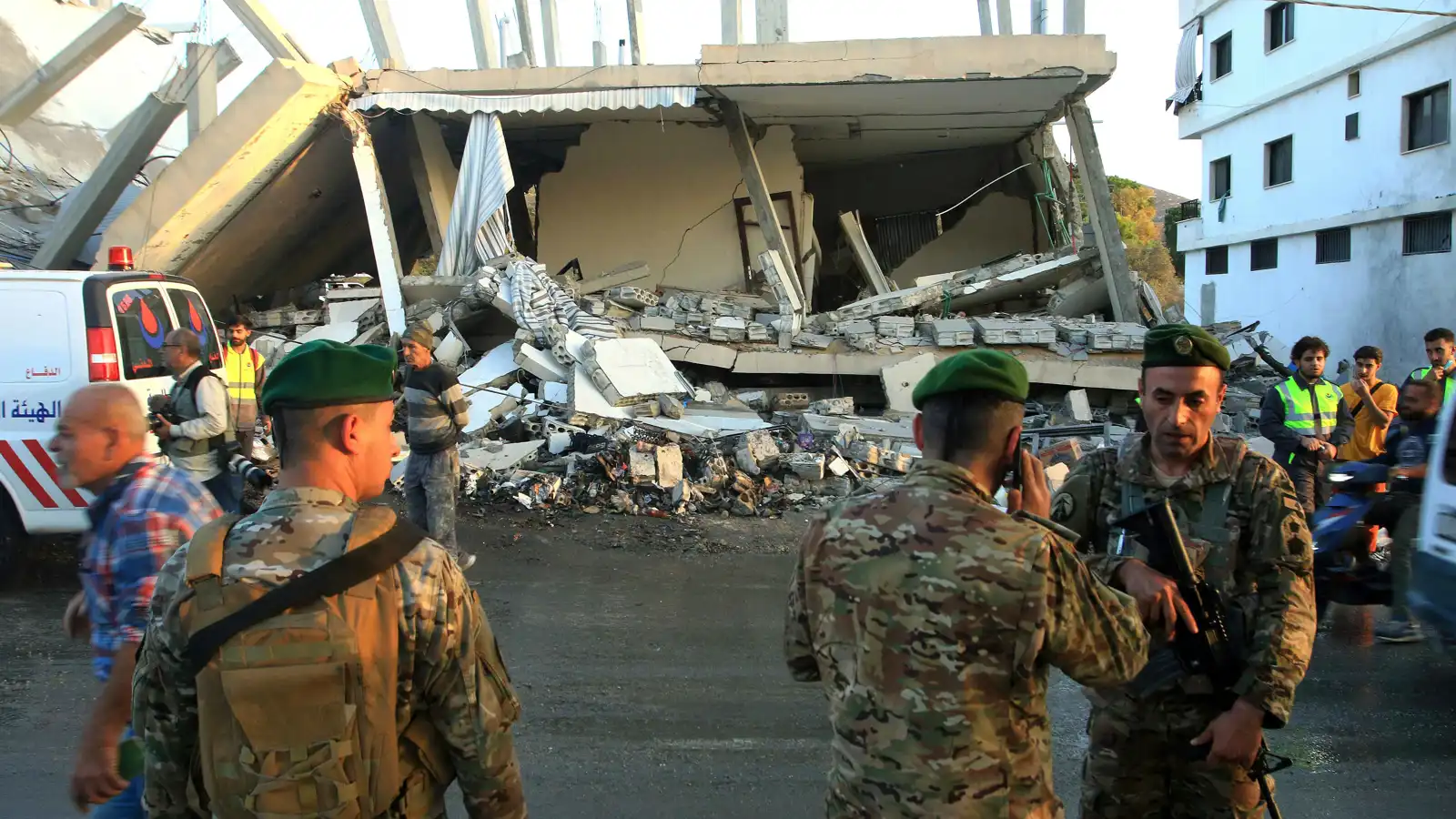 قتلى وإصابات ودمار هائل في استهداف الطبطبائي بلبنان (فيديو وصور)