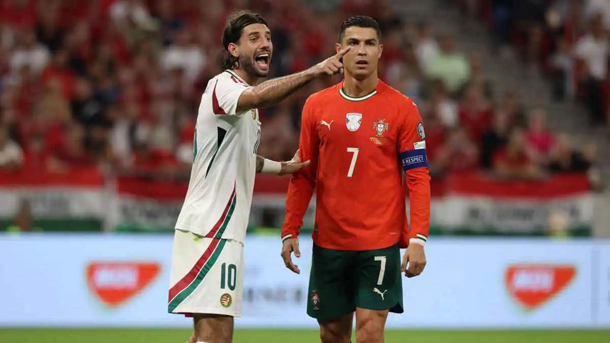 بعدما حصل على قميصه.. كريستيانو رونالدو يعد سوبوسلاي بـ"هدية" (فيديو)