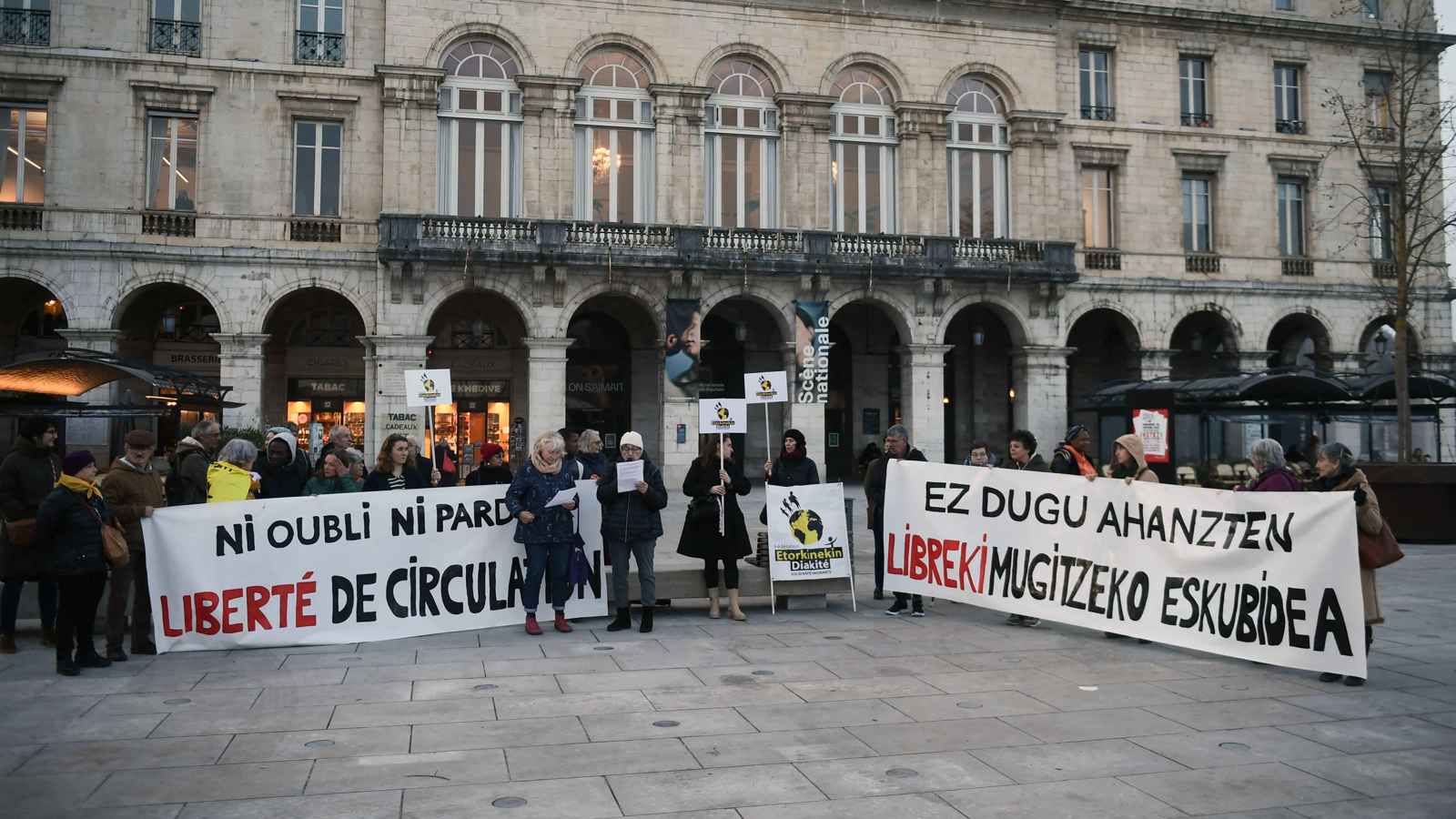 بينها مصر.. أوروبا بصدد رفض المهاجرين القادمين من "دول آمنة"