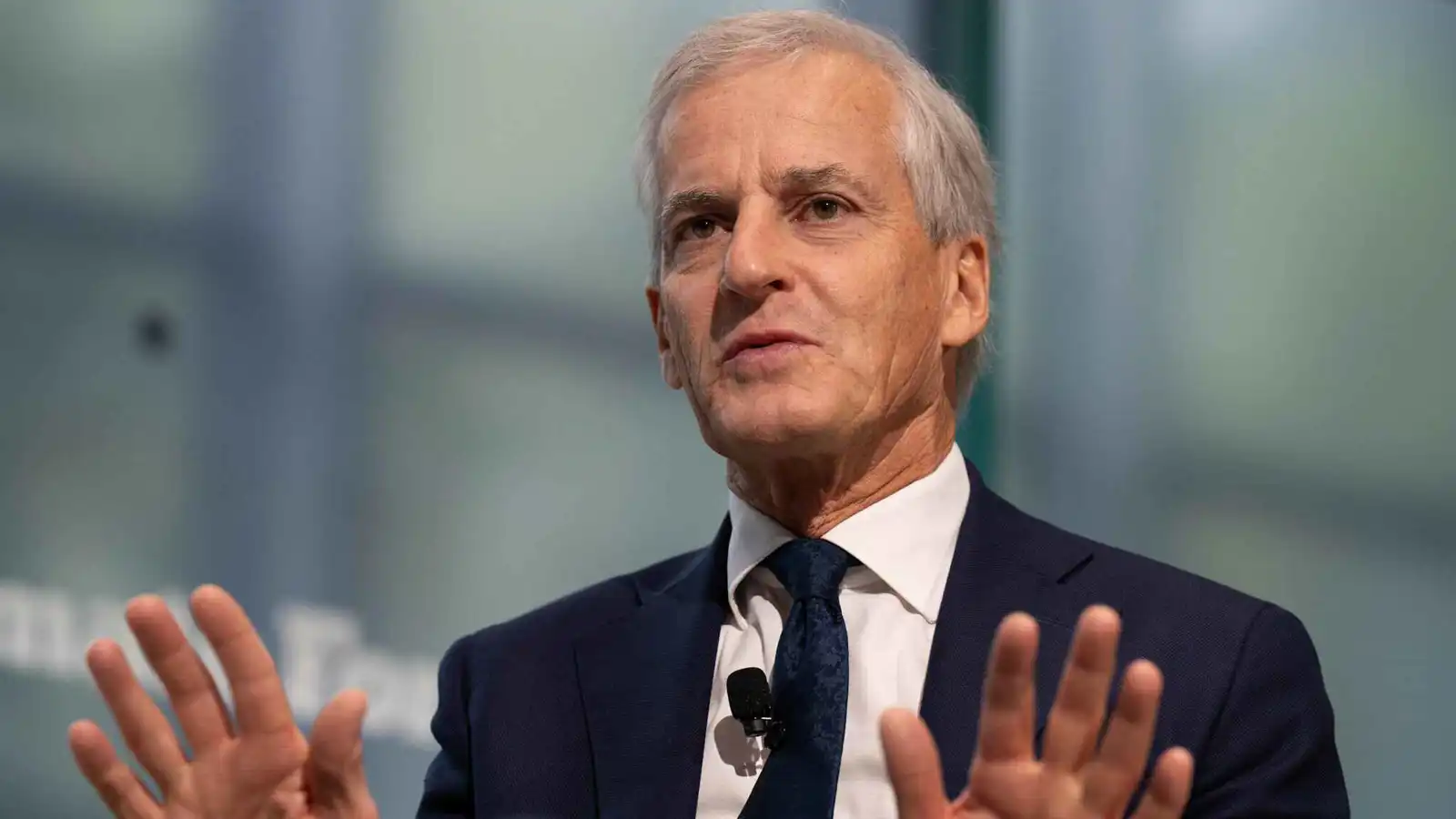 النرويج تبحث إمكانية تقديم قرض بقيمة 100 مليار يورو لأوكرانيا