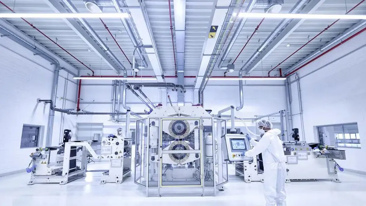 "فولكس فاغن" تدشن أول مصنع لإنتاج بطاريات السيارات الكهربائية