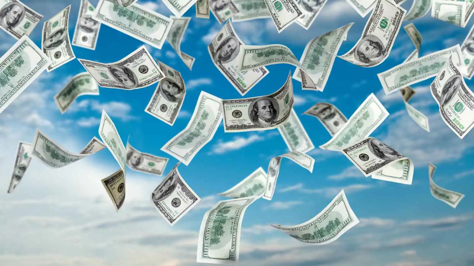 شاهد.. شقة في الصين تمطر أموالاً كثيرة على الناس (فيديو)