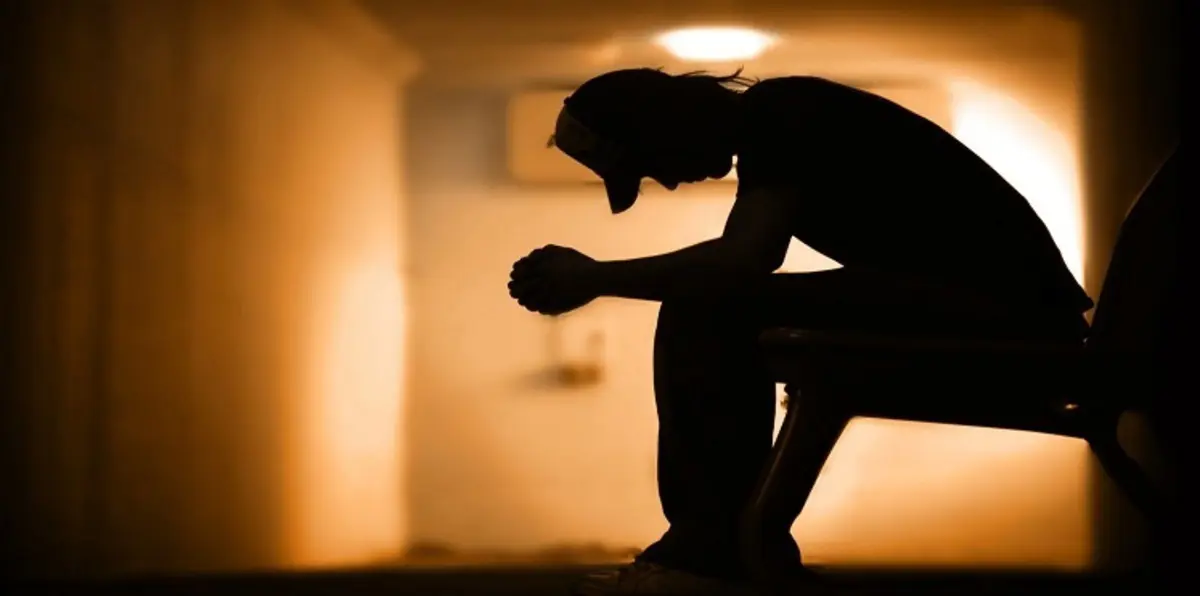 مراهق ينتحر بعد أن طلبت منه صديقته المزيفة على "فيسبوك" فعل ذلك