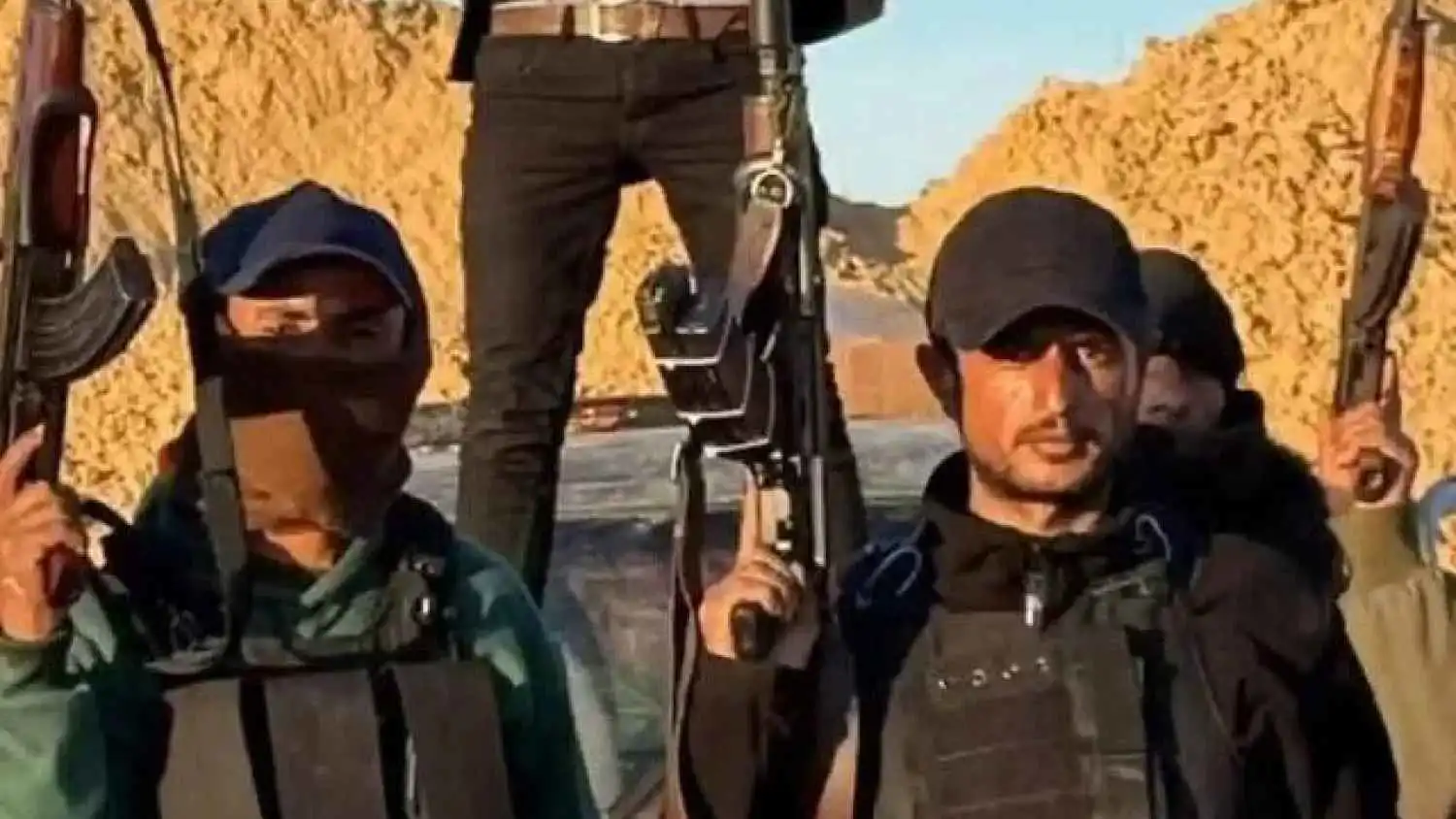 إعلام عبري: عناصر الميليشيات والعشائر في غزة يسلمون أنفسهم لحماس