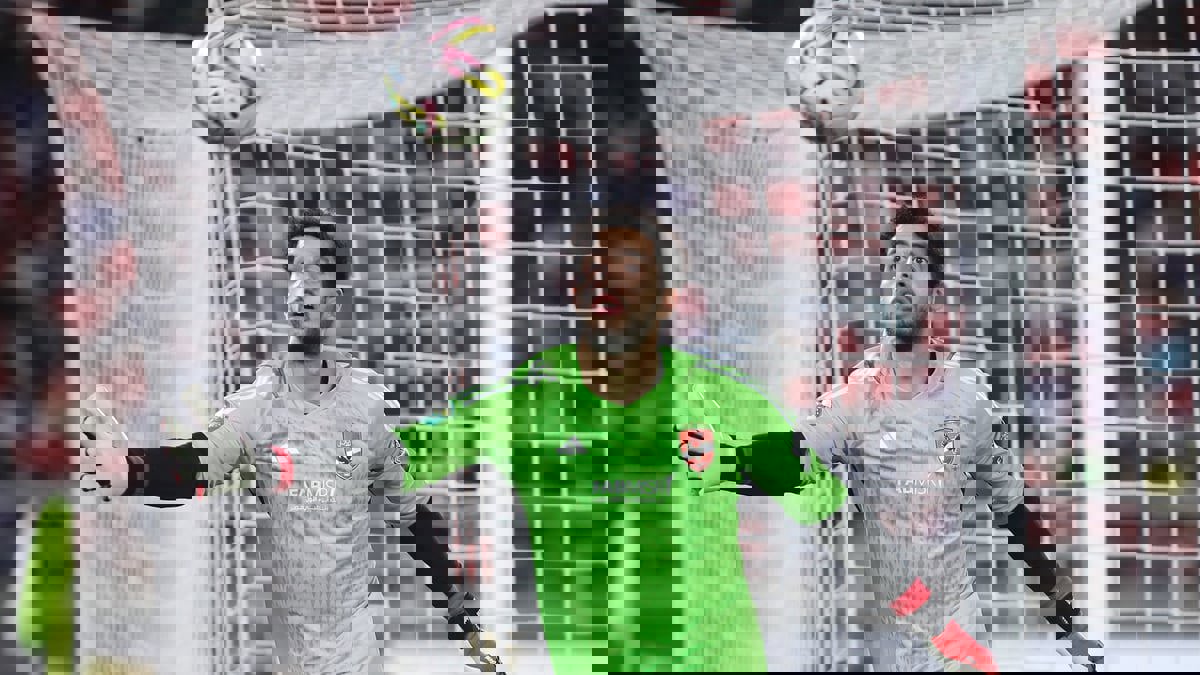 تطرق إلى الشناوي.. تعليق مثير من شوبير بعد تألق نجله (فيديو)