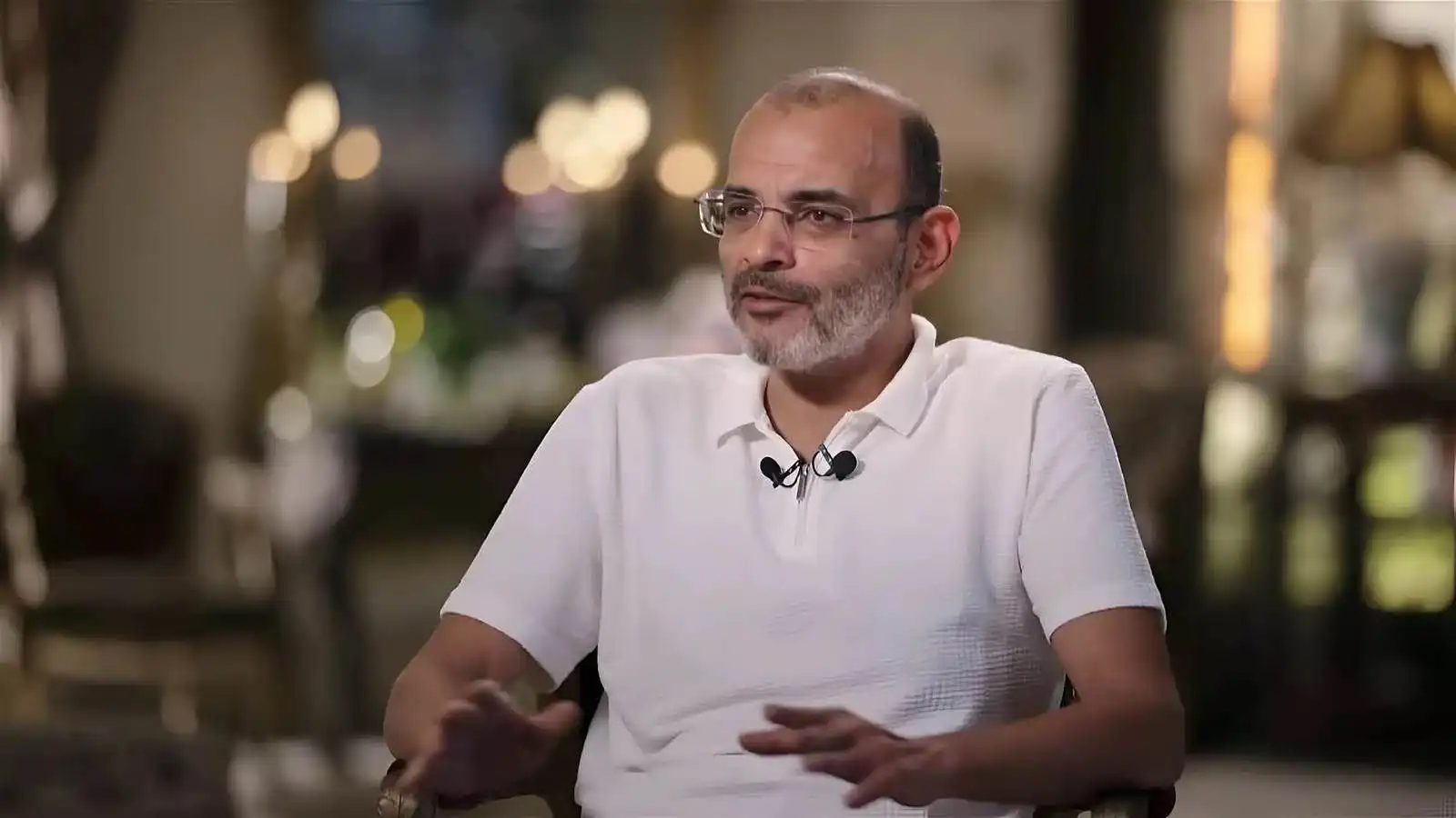 أيمن بهجت قمر "غاضبا": لا "تحرجوني" مع عمرو دياب