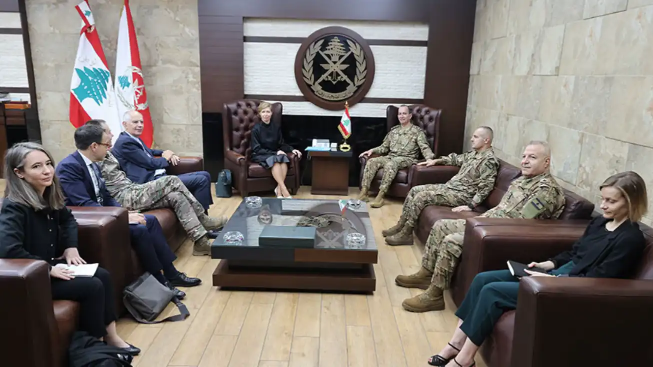 فرنسا تدخل لبنان عبر الرئاسة.. تقاسم أدوار أم صراع نفوذ؟