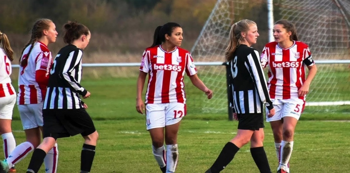 سارة عصام أول لاعبة مصرية في الدوري الإنجليزي: هكذا دعمني محمد صلاح في مسيرتي