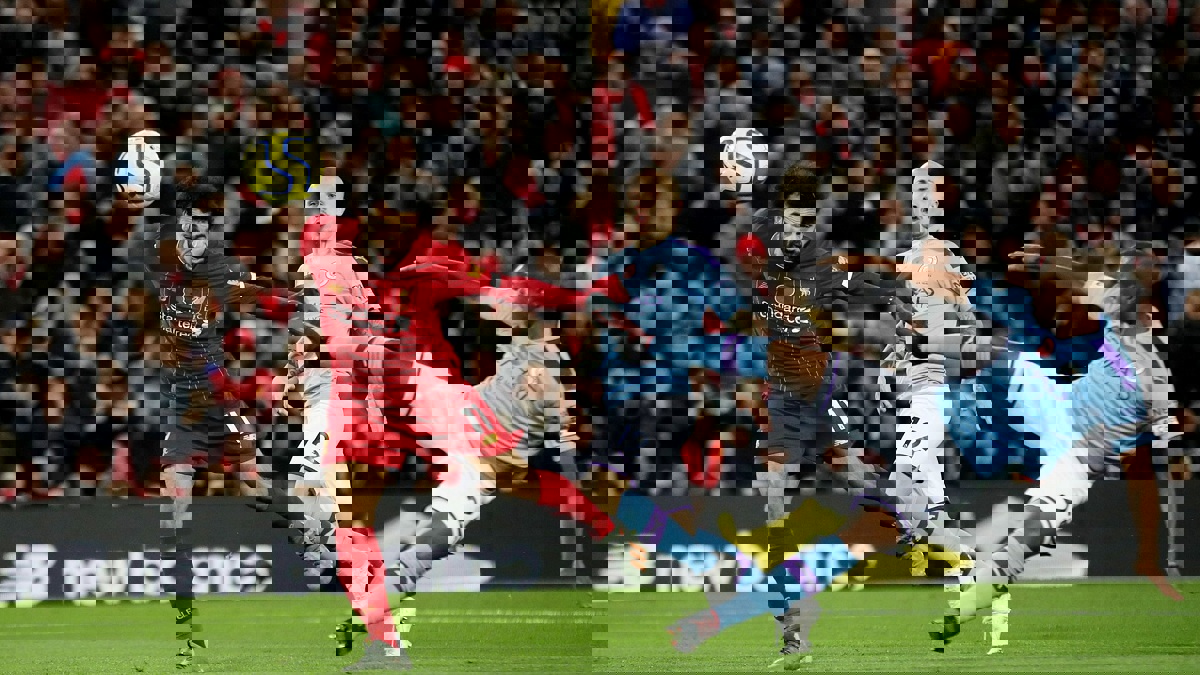 أندية الدوري الإنجليزي تراقب "الصحة العقلية" للاعبين نتيجة العزل المنزلي