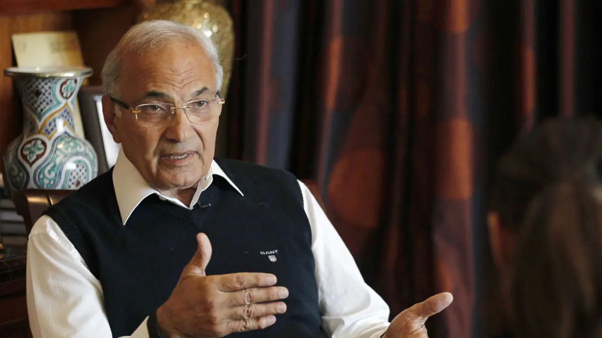 مصر تعيد محاكمة أحمد شفيق في "فساد وزارة الطيران المدني"