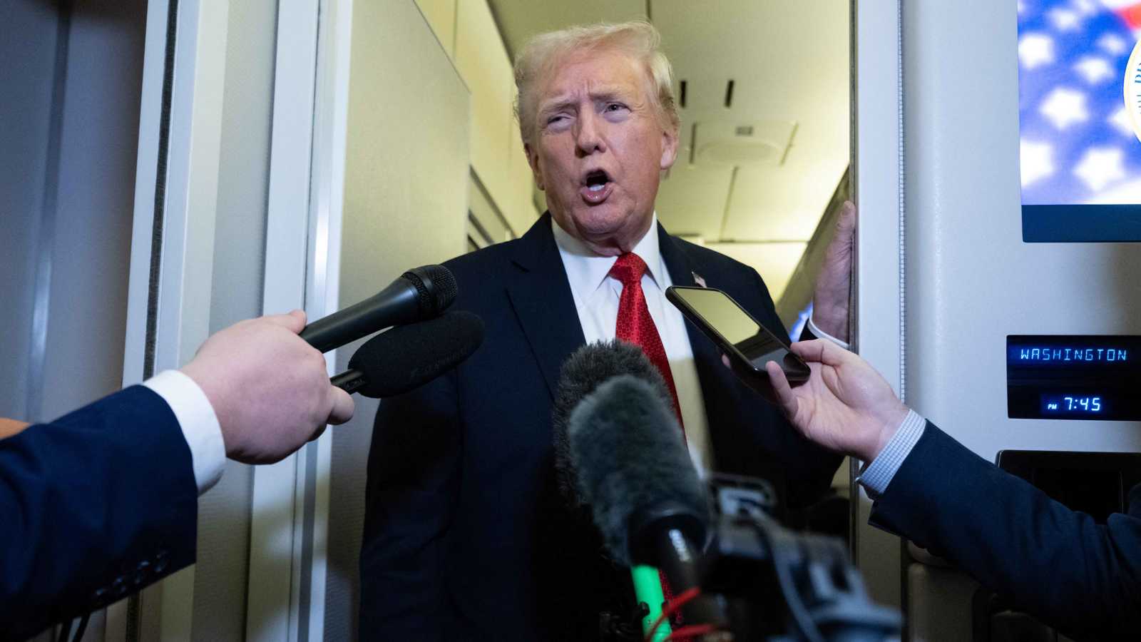 ترامب يقرر فرض رسوم جمركية إضافية على كولومبيا اليوم