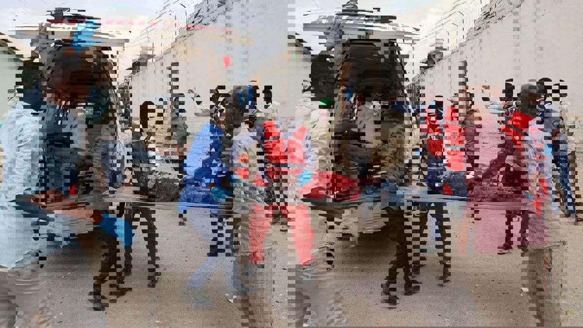 100 قتيل حصيلة انفجار سيارتين ملغومتين في العاصمة الصومالية

