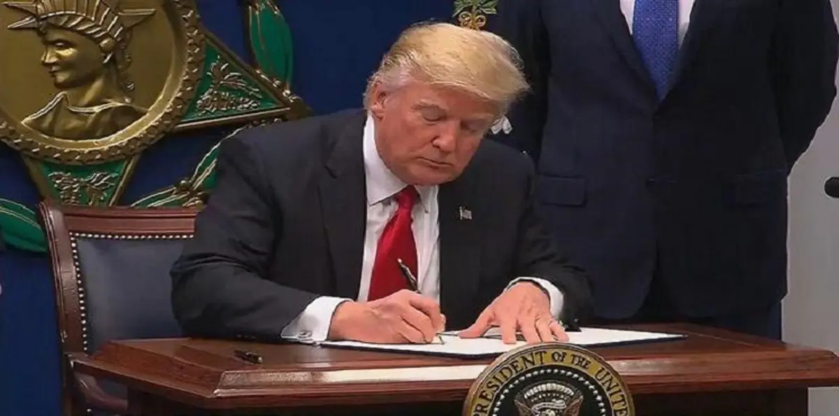 صحيفة إسرائيلية: ترامب يشن حربًا دينية على المسلمين