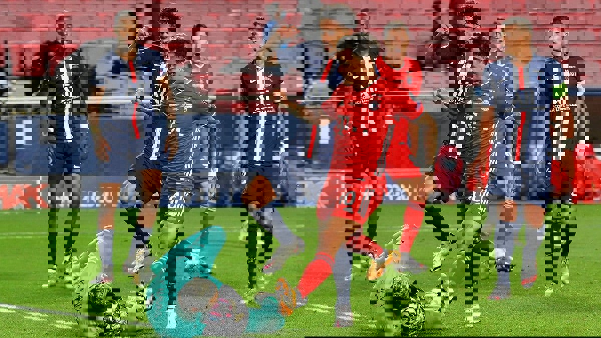 تسريب تفاصيل اتصال رونالد كومان وفيليب كوتينيو