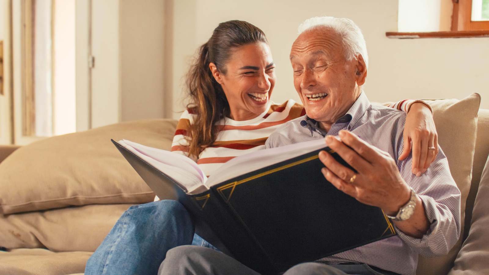 كيف تسهم الذكريات في تحسين الحالة النفسية والمعرفية؟