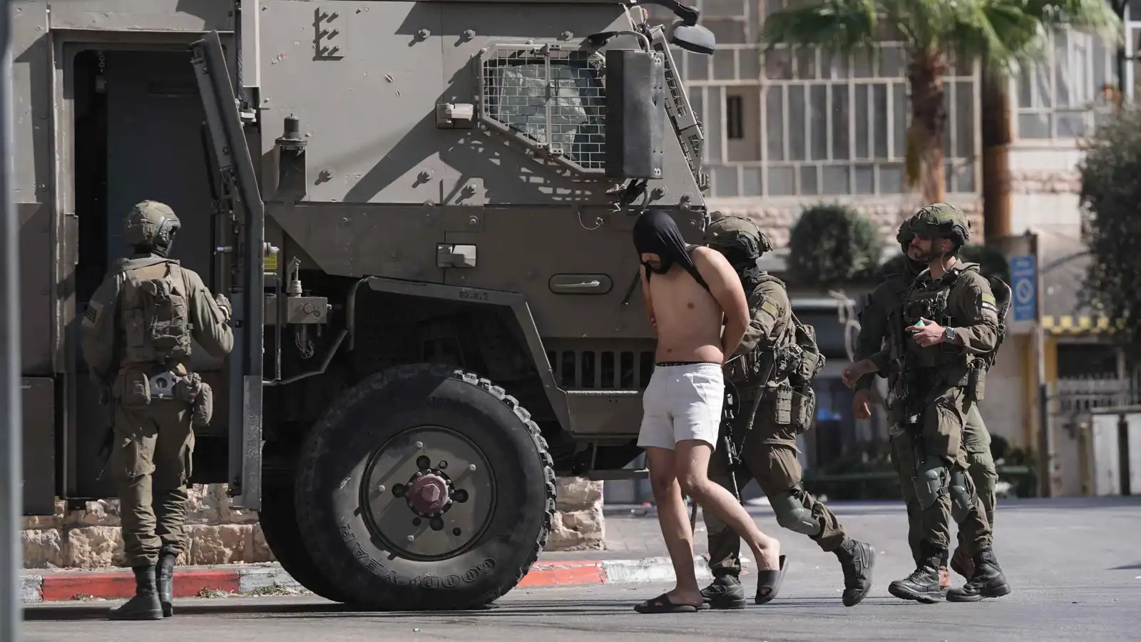 إجراءات غير مسبوقة.. "7 أكتوبر" يعمّق معاناة الضفة الغربية