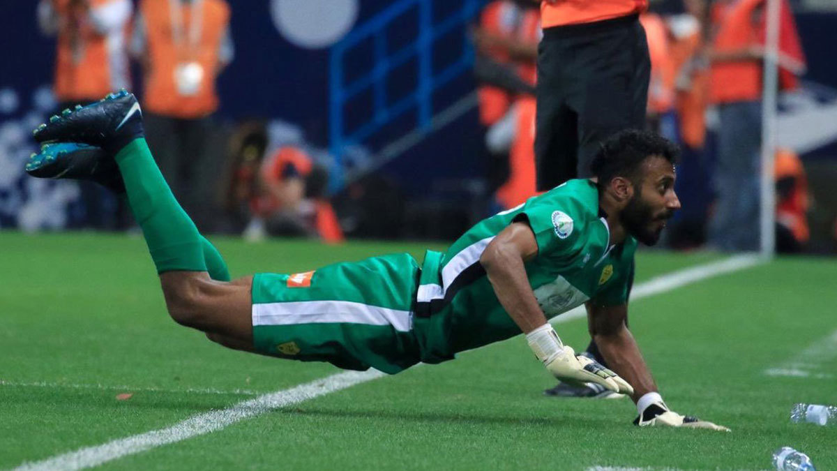 مباراة الهلال ضد أحد.. إدارة "الزعيم" تحتج على مشاركة الحارس عبد الله العويشير 