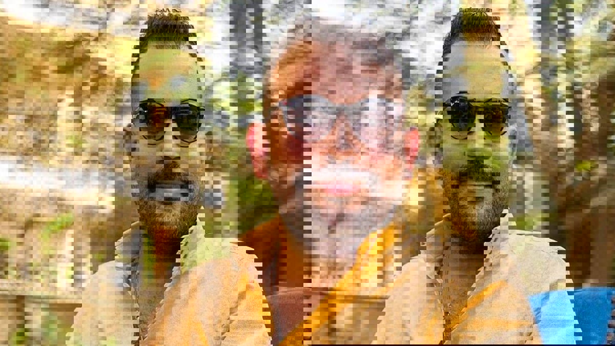 الإعلامي خالد عليش يحصل على حكم برؤية ابنته 11 ساعة أسبوعيا‎