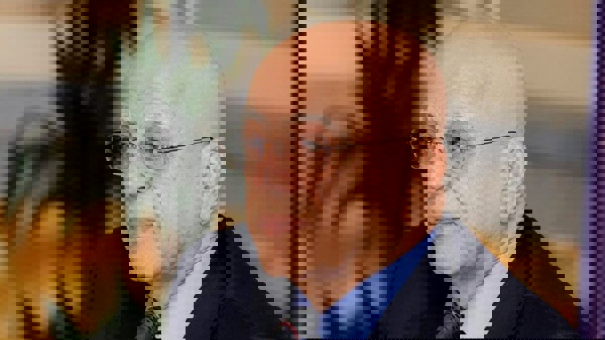 كاتب كويتي يثير الجدل بدعوته للتعايش مع المثليين