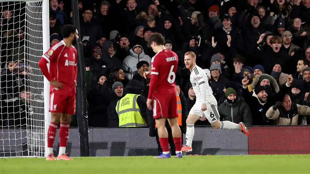 ليس محمد صلاح.. جيمي كاراغر يشن هجوما كبيرا على نجم ليفربول