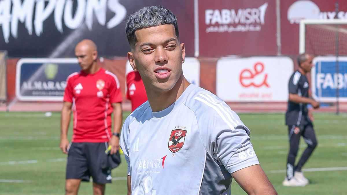 أريد 100 مليون مثل زيزو.. إمام عاشور ووكيله يصدمان الأهلي المصري