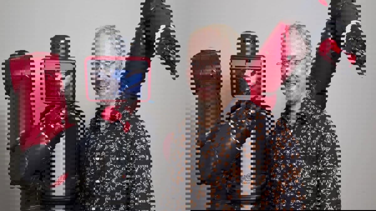 لماذا لا تستطيع الروبوتات إلغاء دور اليد العاملة؟