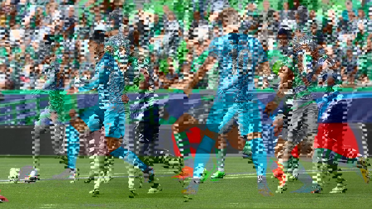 دوري أبطال أوروبا: توتنهام يتجرع أول هزيمة أمام لشبونة.. وإنتر يتخطى فيكتوريا بيلزن