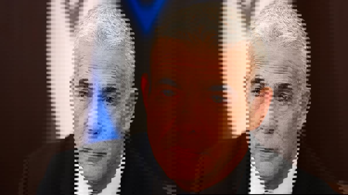 لابيد: "إشارات مشجعة" على وقف الاتفاق النووي بين الغرب وإيران