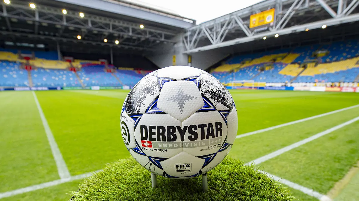 بسبب فيروس كورونا.. ناد يطالب لاعبيه بالتنازل عن راتب 30 يوما