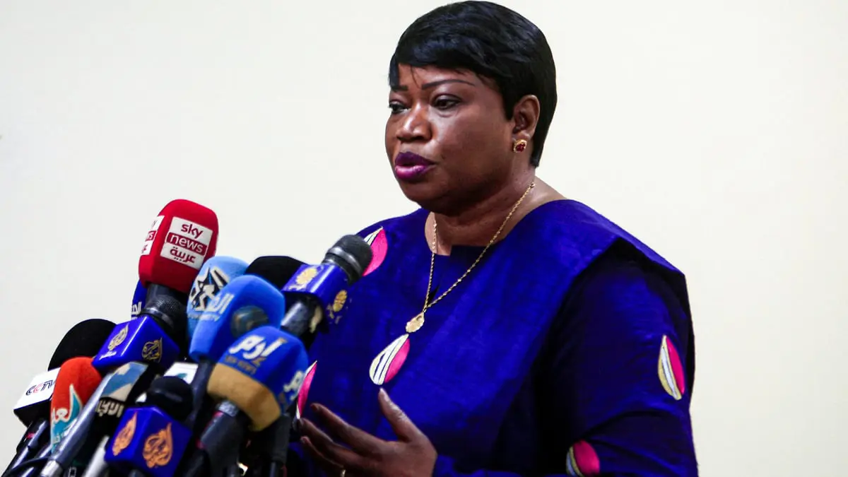 "الجنائية الدولية" تطلب من السودان تسليم حليف للبشير متهم بـ"جرائم حرب" في دارفور