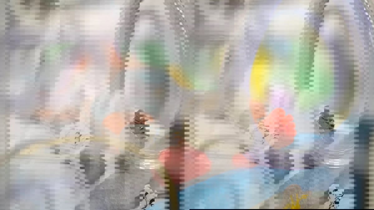 كيف ينبغي للدول أن تتعامل مع انخفاض معدلات المواليد؟