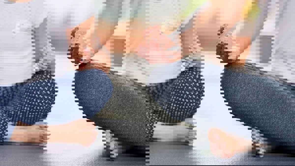 "اليوغا المختلطة" تقود 30 إيرانيًا إلى الاعتقال