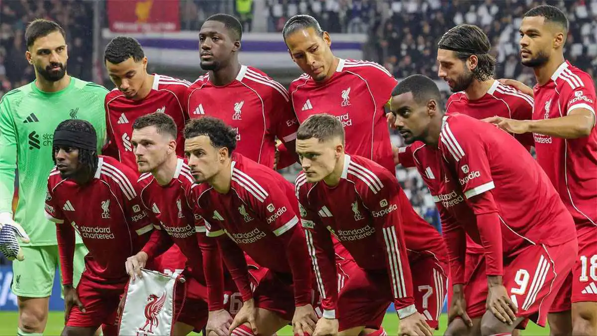 يجب أن يرحل أحدهما.. تصريح صادم حول خلاف نجمي ليفربول