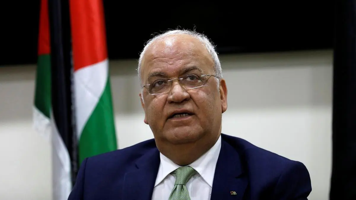 صائب عريقات يعلن وقف تبادل المعلومات مع الاستخبارات الأمريكية‎