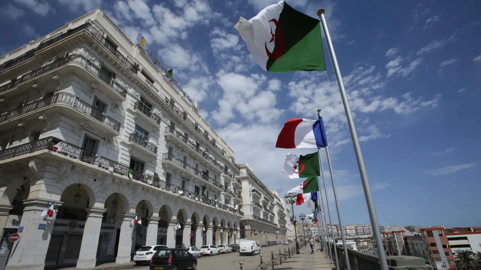 الجزائر وفرنسا.. أزمة جديدة تهدد ملف الطاقة