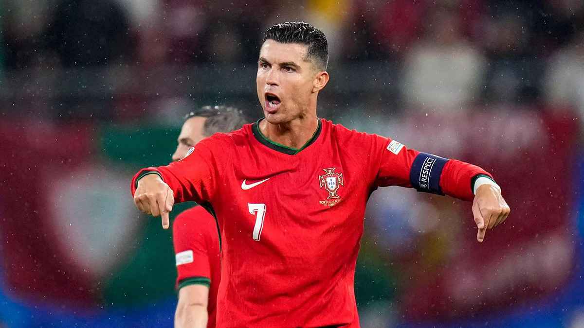 تهديد بالطرد.. الدنمارك تمنع ارتداء قميص كريستيانو رونالدو