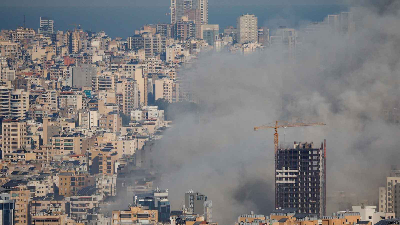 إخلاء 5 مبان متلاصقة في "حارة حريك" بالضاحية الجنوبية لبيروت