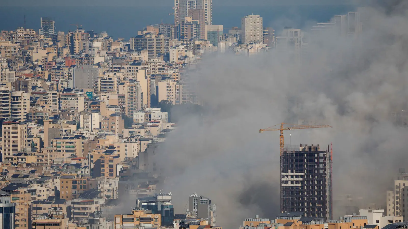 إخلاء 5 مبان متلاصقة في "حارة حريك" بالضاحية الجنوبية لبيروت