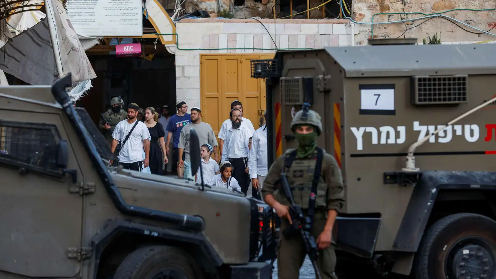 جمعية إسرائيلية تتهم مسؤولًا عسكريًا بارتكاب جرائم حرب في الضفة الغربية