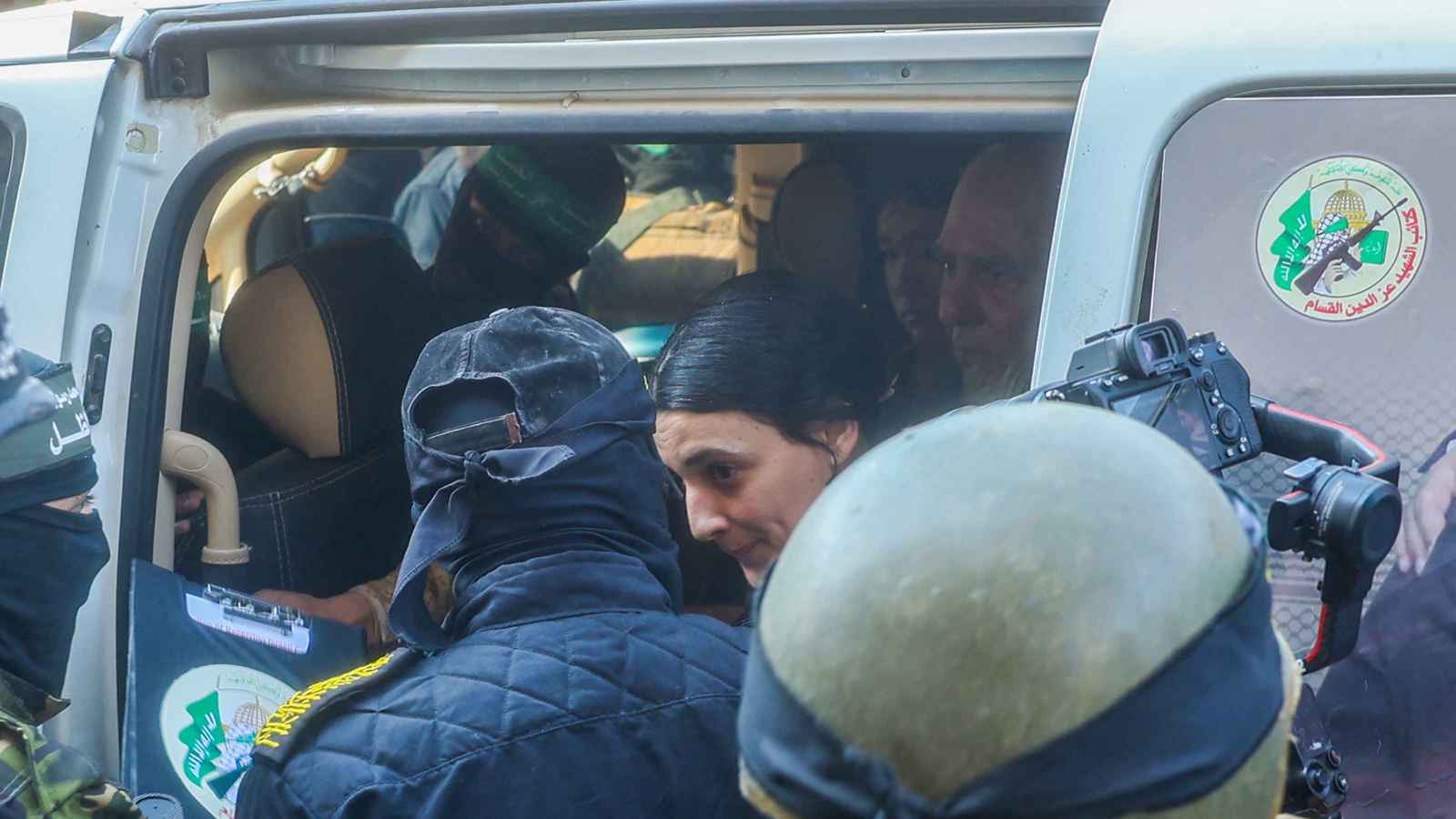 إسرائيل تتسلم جميع الرهائن ضمن "الدفعة 3" لأولى مراحل الصفقة (فيديو)