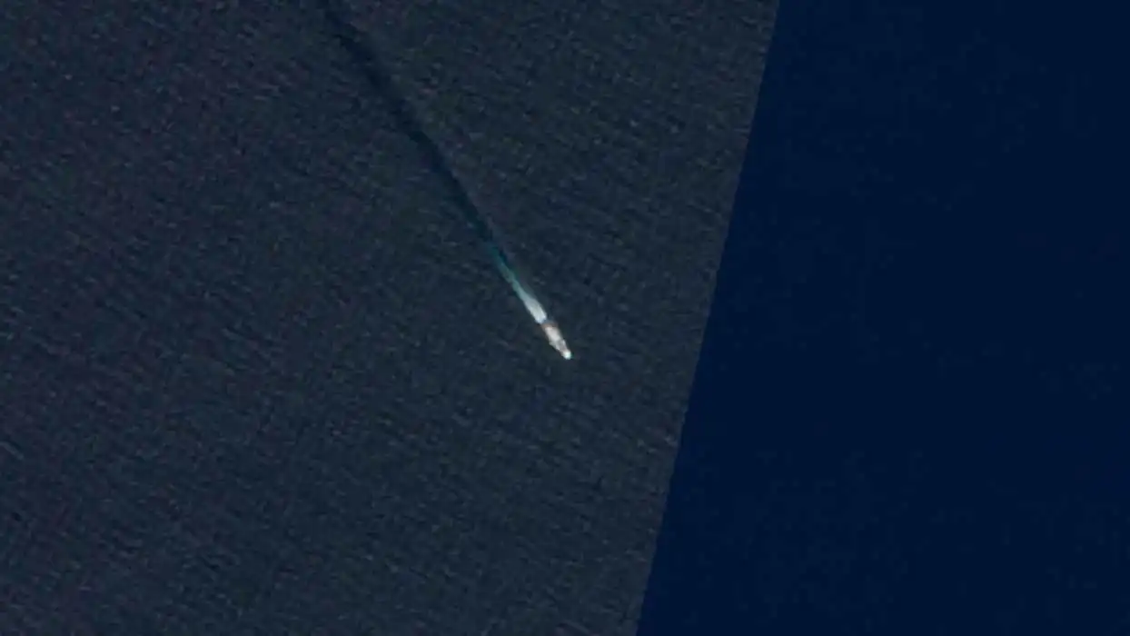 بالصور الجوية.. حصار أمريكي محكم يخنق صادرات فنزويلا النفطية