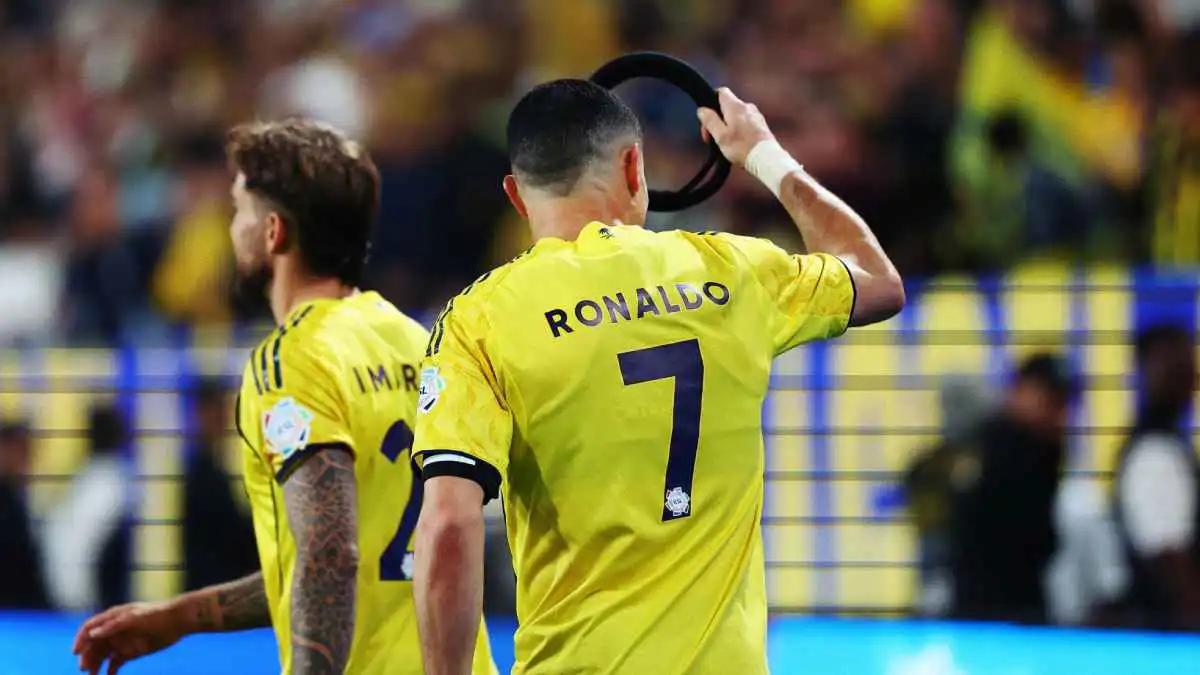 لقطة اليوم.. هوس الأطفال بكريستيانو رونالدو قبل مباراة النصر (فيديو)