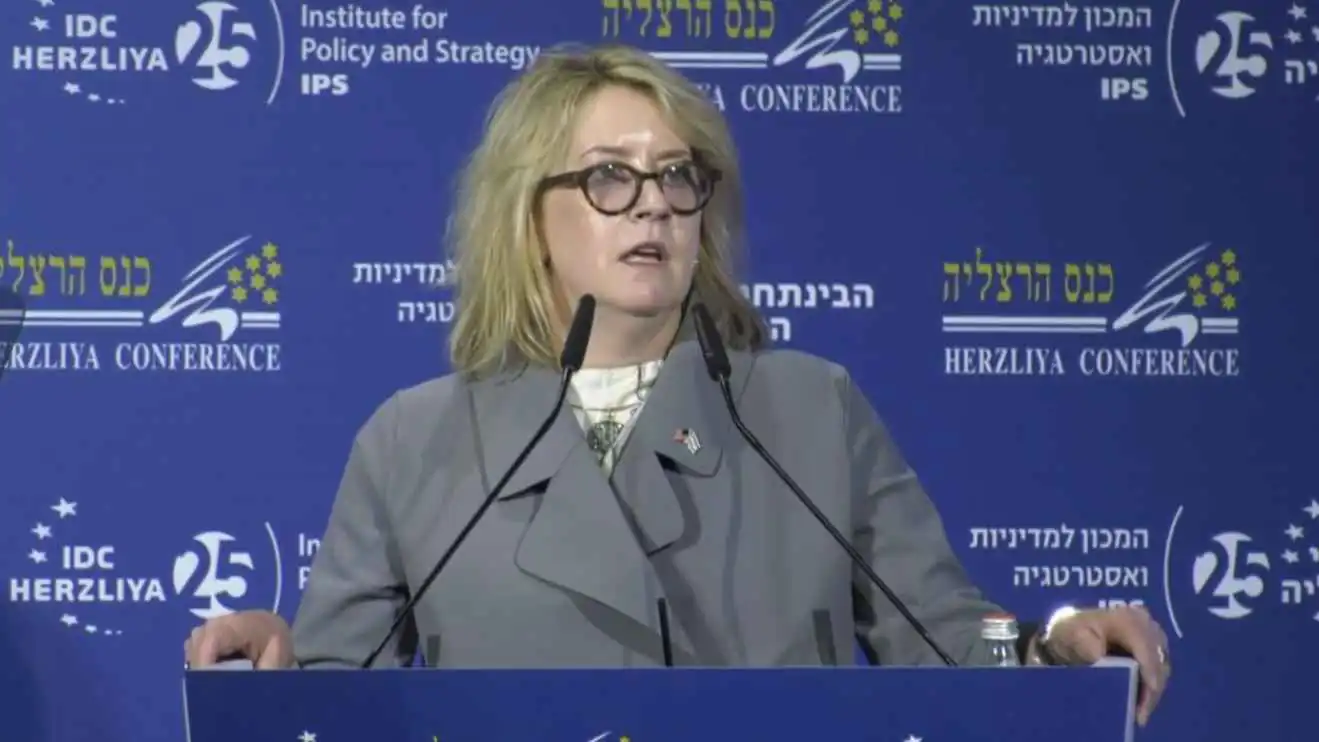 دعمت ترامب.. كوكس: لا نريد كوريا شمالية في الشرق الأوسط (فيديو)